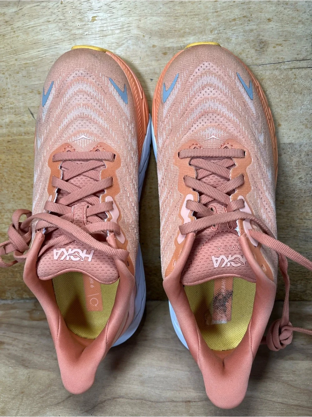 Hoka One One Arahi 6 Womens Size 7 Running Shoes Sneakers Sun Baked Orange